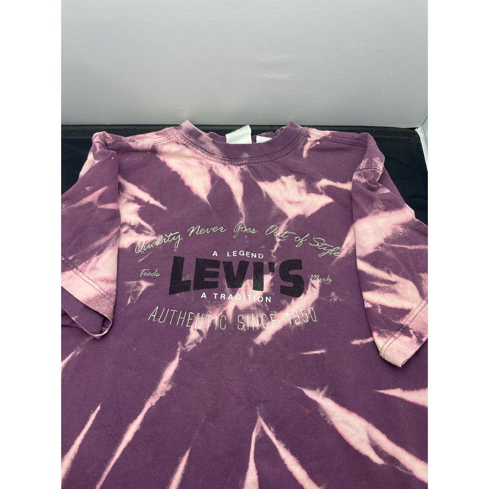 Vintage Unique 90's Purple Tie Dye Levi's TShirt Size L